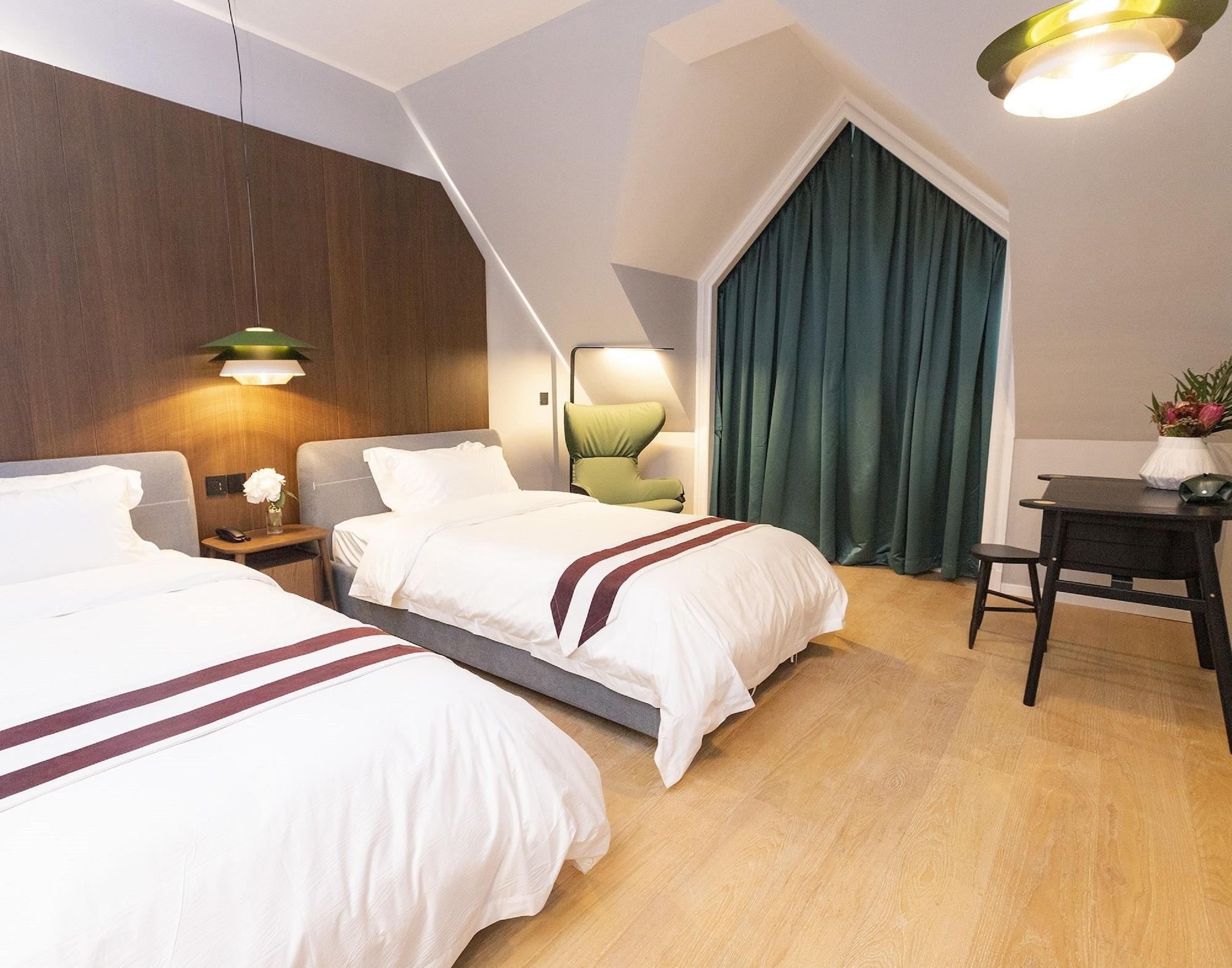 Qingdao The Castle Hotel Bagian luar foto