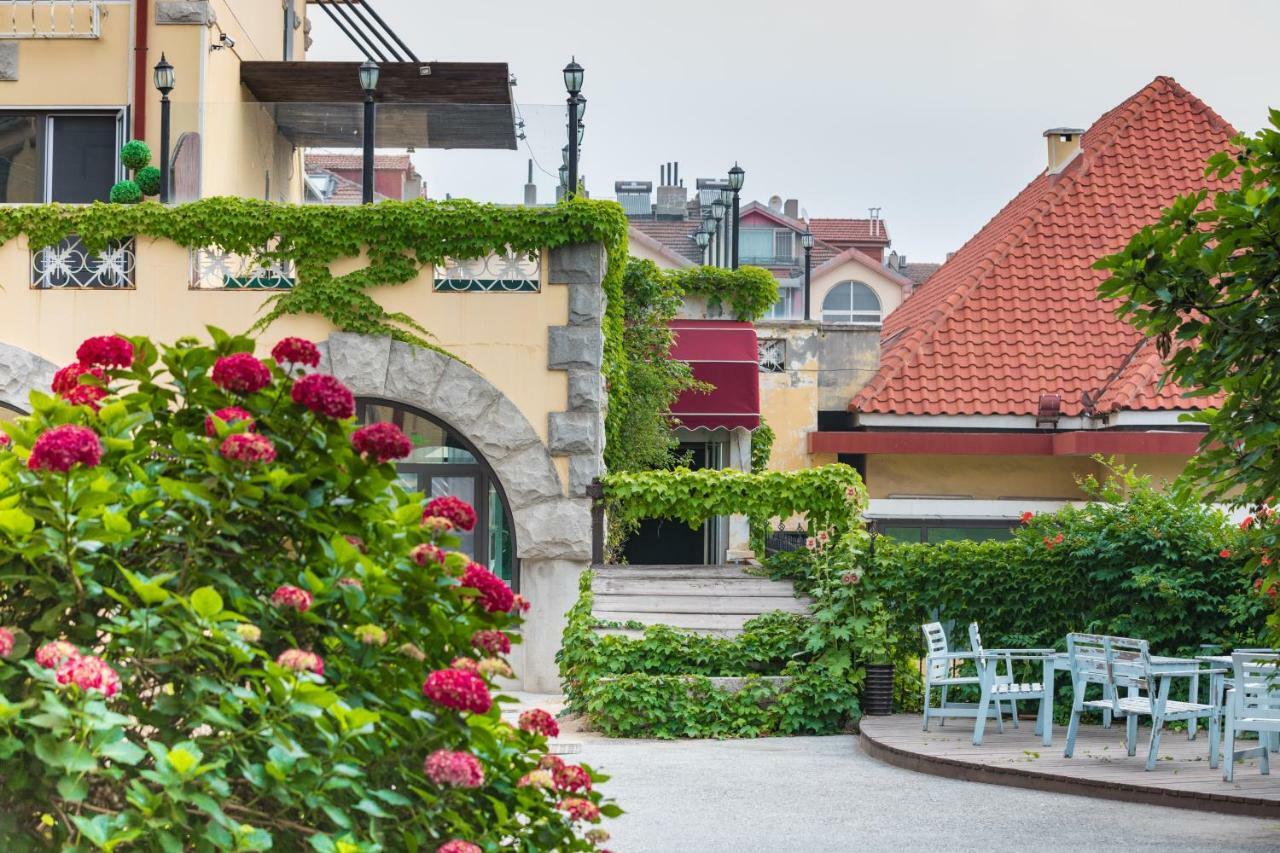 Qingdao The Castle Hotel Bagian luar foto